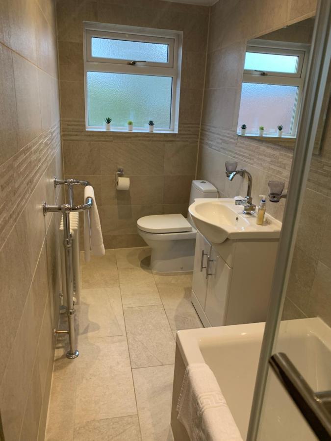 Rodsley - 2 Bedroom 1St Floor Flat Free Parking Wifi And Netflix Gateshead Exterior foto